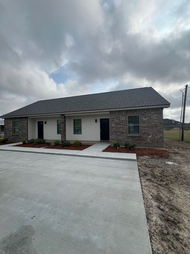 Photo - Brand New Duplex