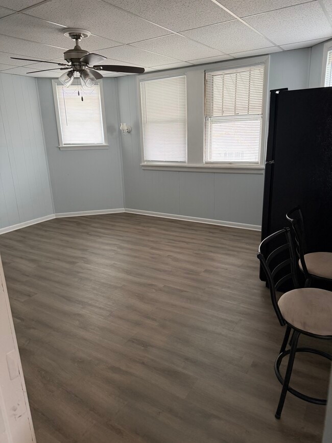 Photo - 1352 Illinois Ave Unit Apt 2