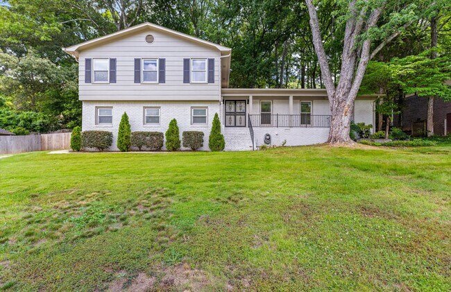 Photo - 1305 Hiwan Trail SE