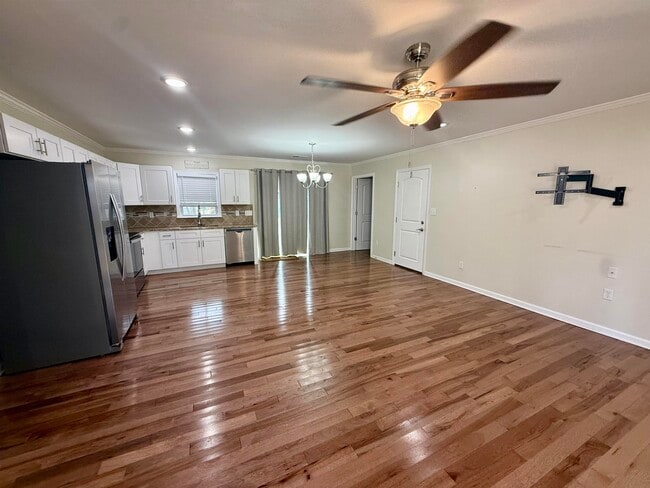 Photo - 770 West Virginia Rd