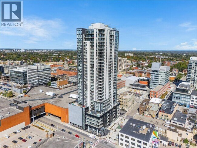 Photo - 60 Charles St W Unité 1007