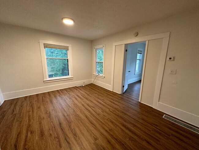 Photo - 823 Geneva SE Unit Apt 2