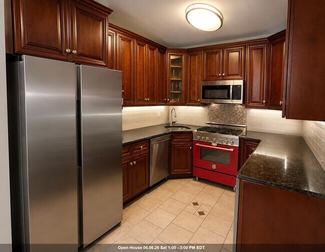 Building Photo - 719 Monroe St Unit 3