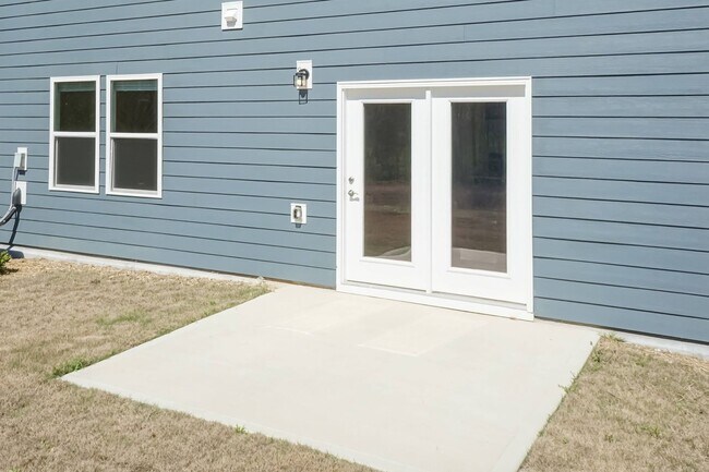 Photo - Three Bedroom Home!