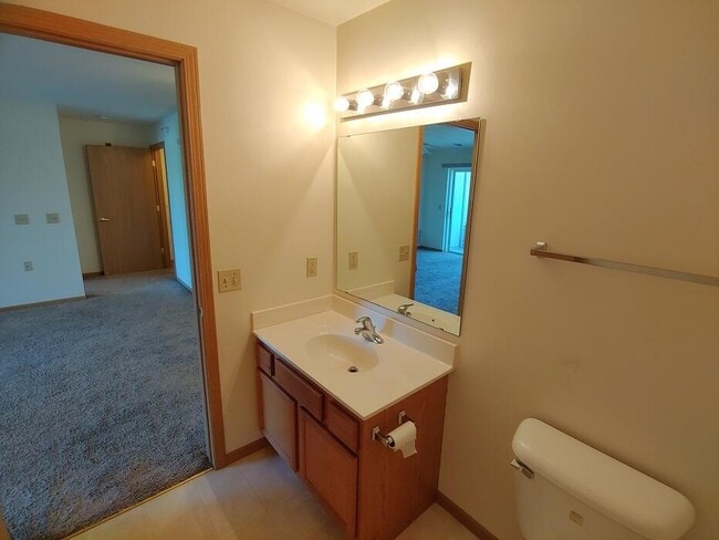 Photo - 4700 Dale St
