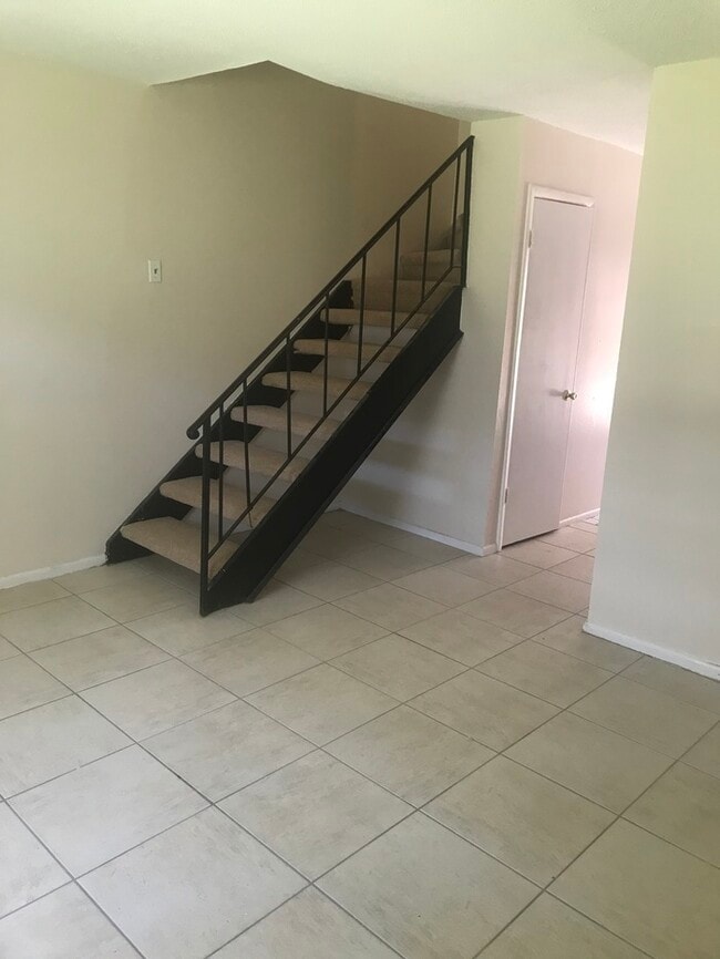 Photo - Beautiful 2/1.5 Townhouse