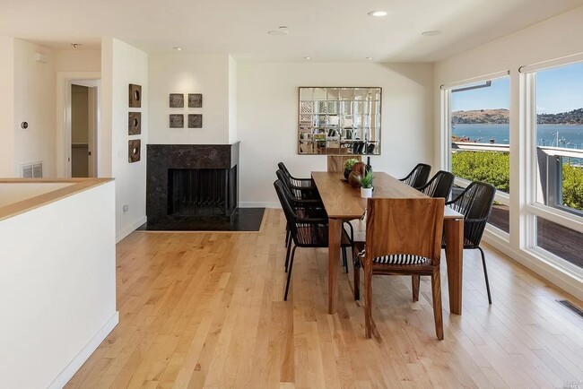 Photo - 118 Cazneau Ave