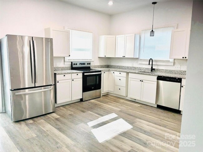 Building Photo - 243 S Crigler St