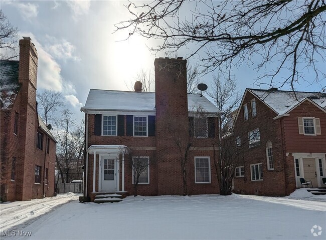 Building Photo - 19430 Winslow Rd Unit Up Rental