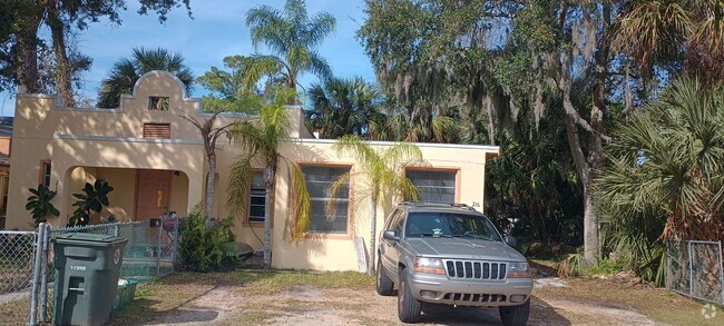 Building Photo - Cozy Studio Daytona Beach Rental