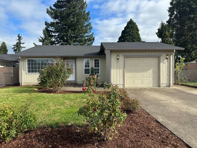 Photo - 3 bedroom 1 bathroom house in Springfield!