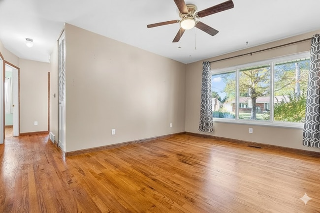 Photo - 4709 Stillwell Ave Casa