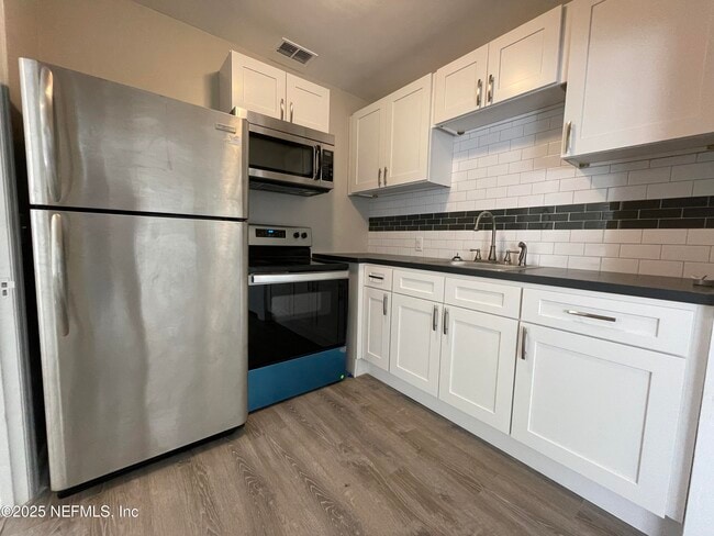 Photo - 2887 Lenox Ave