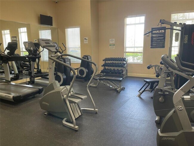Photo - 4560 Yellowgold Rd E