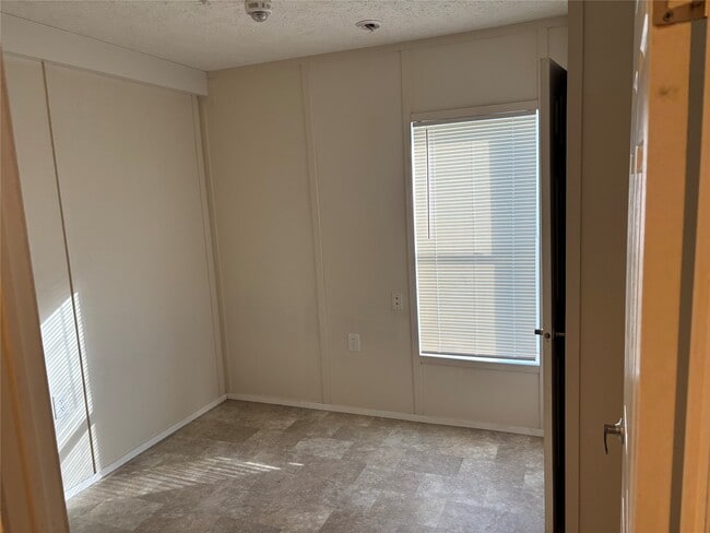 Photo - 608 Clear Lake Rd