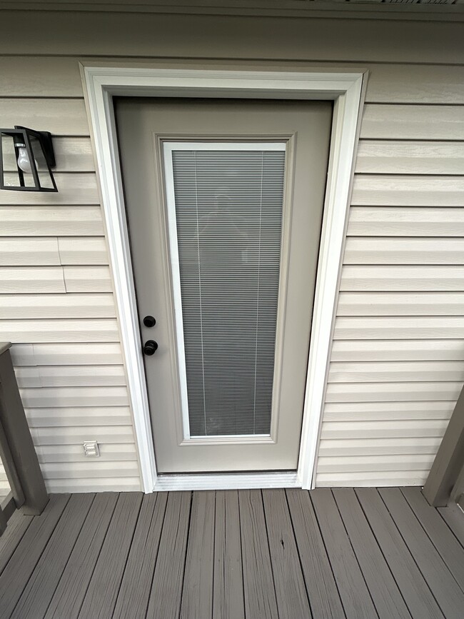 Back Porch Patio Area - 5425 Jacksboro Pike Unit B