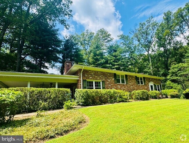 Building Photo - 3500 Barkley Dr Rental