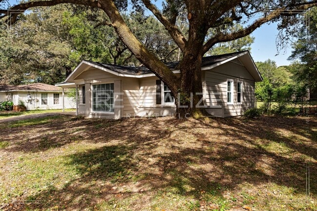 Photo - Cozy, Updated 3-Bedroom Home with a Shady Yard!
