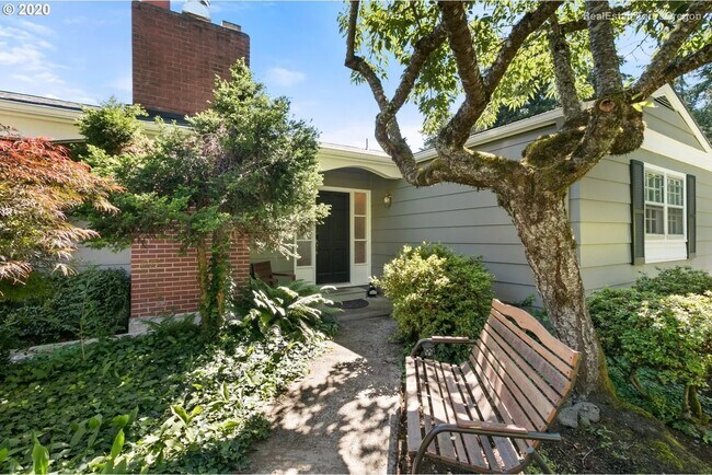 Photo - 3649 SW 52nd Pl Unidad Apt #A