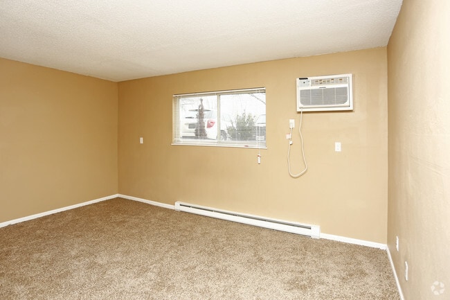 One Bedroom Living Room - Ottawa Landings