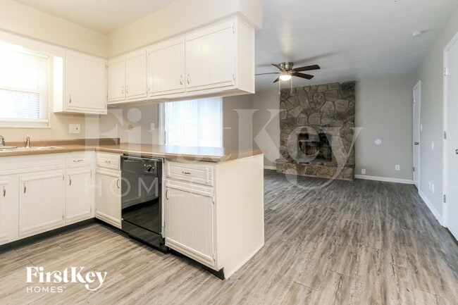 Photo - 324 Hopkins Rd