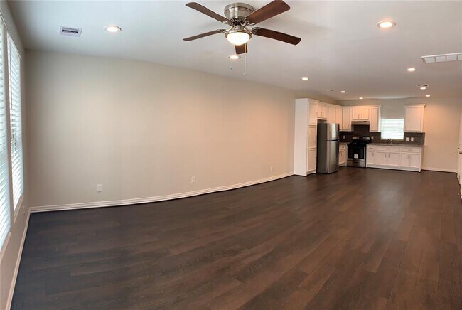 Photo - 4622 Haywood St