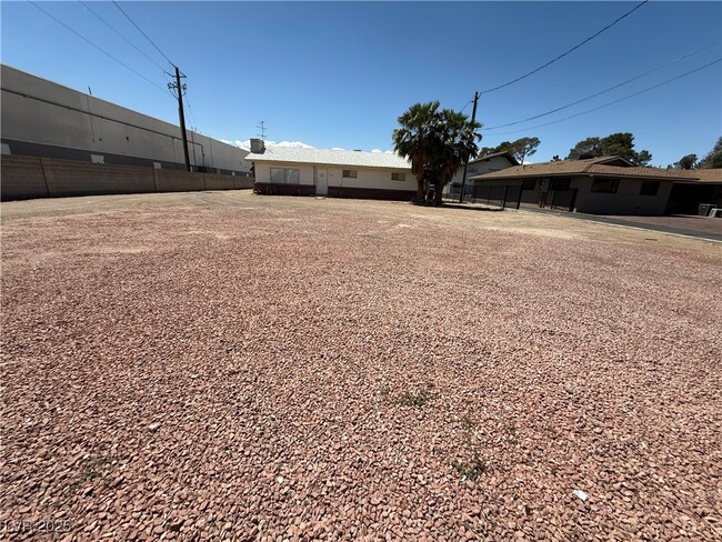 Photo - 5643 S Pecos Rd Casa