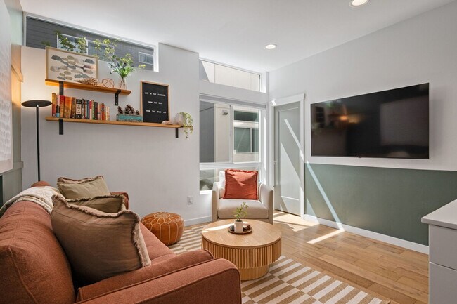 1005 E Roy St Unit SI FL4-ID1035859P
