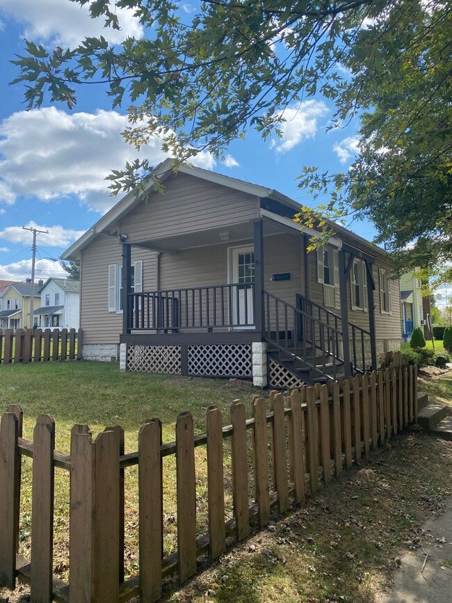 Building Photo - 311 Abbey St.