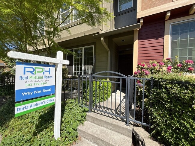 Photo - Corner 2 Bed 2.5 Bath Townhome - Garage and Washer/Dryer + Convenient to Nike, Intel and More!