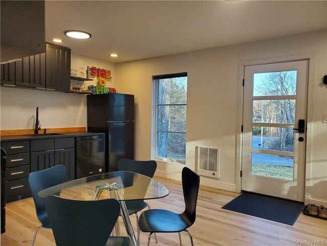 Photo - 44 Dellenbaugh Rd