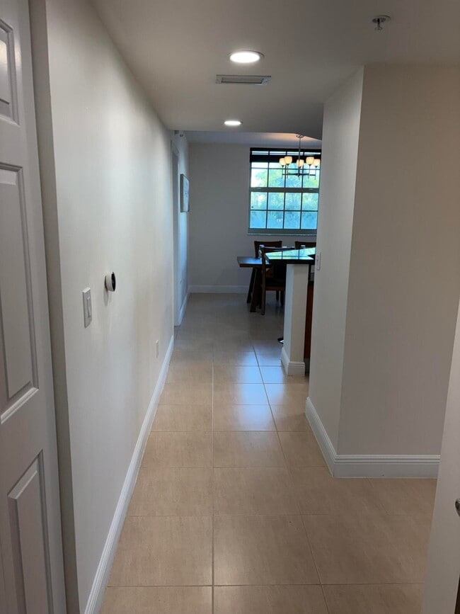 Photo - 610 Clematis St