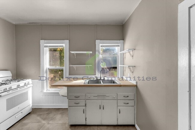 Photo - 934 Hovey St SW Unit 2