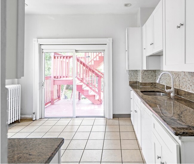 Photo - 16 Mayfair St