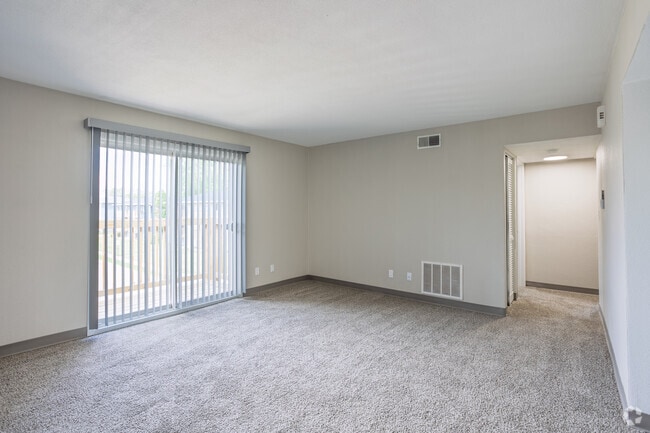 2BR, 1BA - 750SF - Living Room