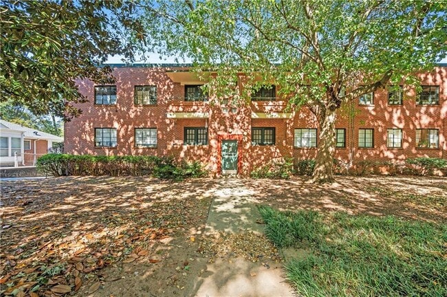 Building Photo - 1370 Chalmette Dr NE Unit 2