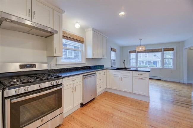 Photo - 92 Franklin St