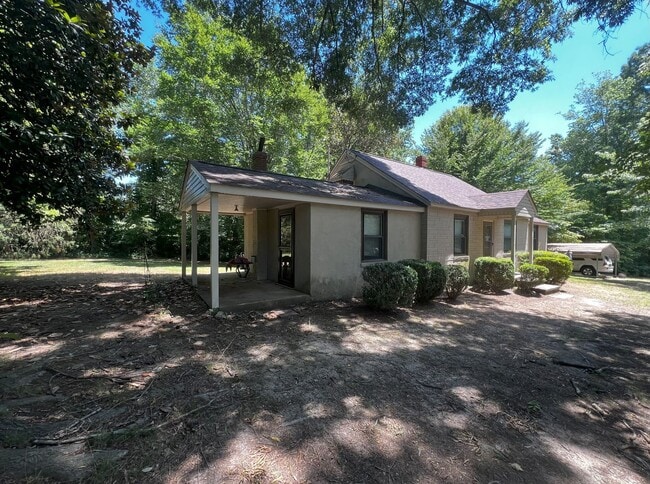 Photo - Yadkinville for rent!!