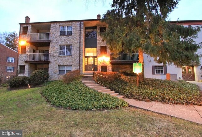Building Photo - 414 Drummers Ln Unit 414
