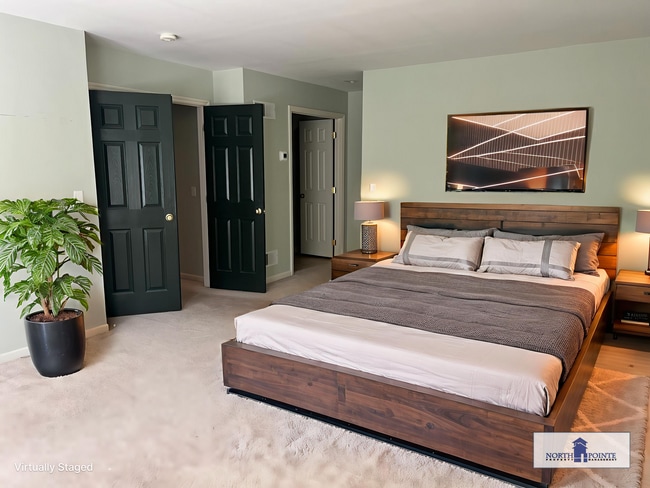 Beautiful Four Bedroom, 3.5 Bath Townhouse - Beautiful Four Bedroom, 3.5 Bath Townhouse