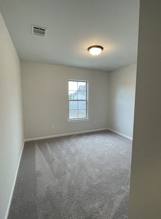 Photo - 958 Bengal Crossing Ave