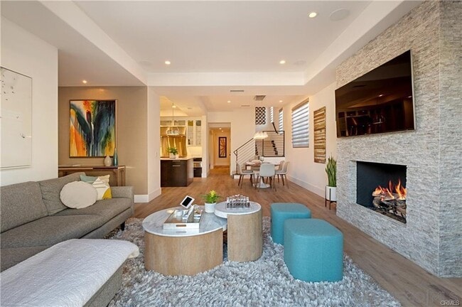 Photo - 435 Carnation Ave