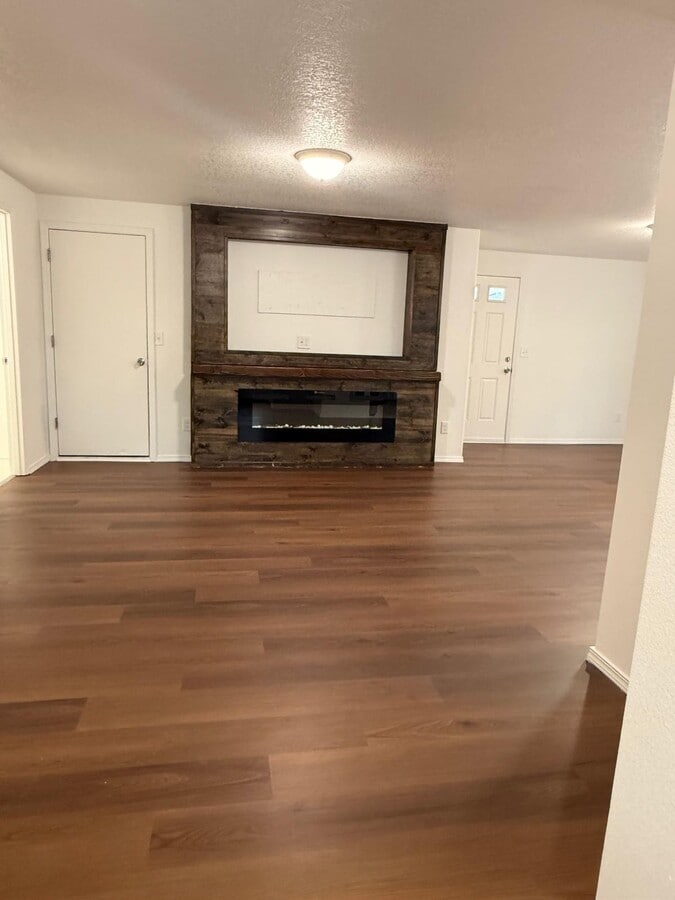 Photo - 1123 W 31st St