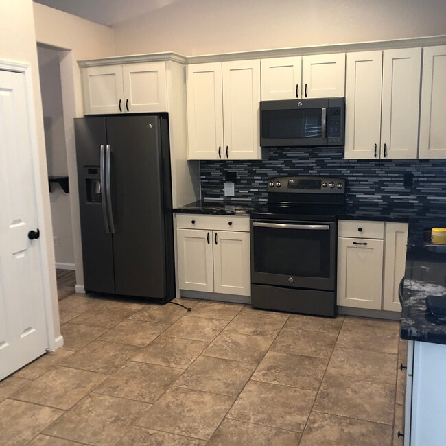 Photo - 3908 Cloverbrook Dr
