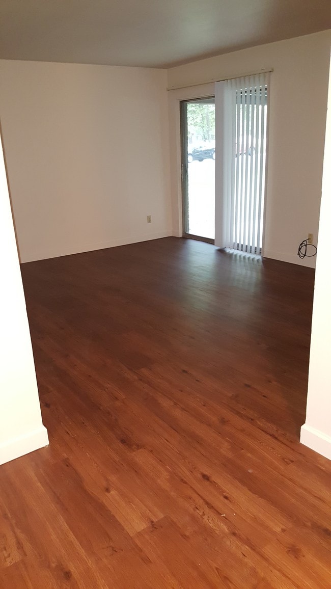 Photo - Brookside Apartments