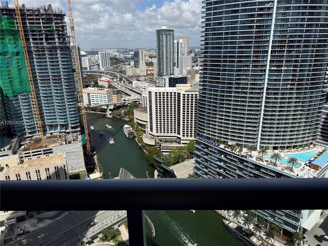 Photo - 465 Brickell Ave Unit 3906