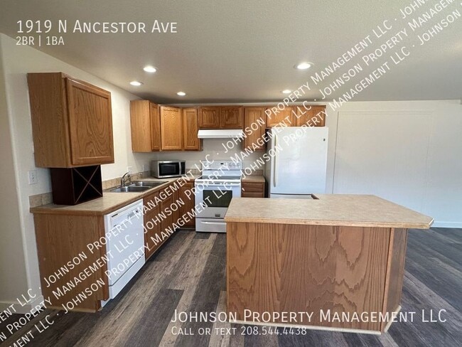 Photo - 1919 N Ancestor Ave