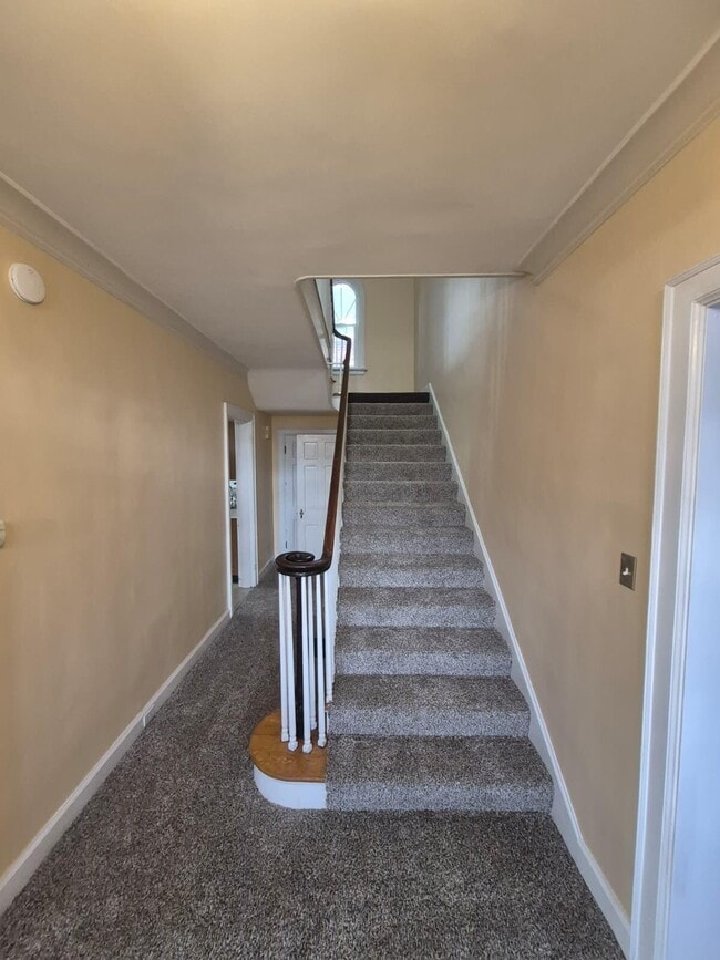 Photo - 2843 Ashland Ave