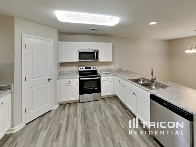 Photo - 1856 Northside Dr House