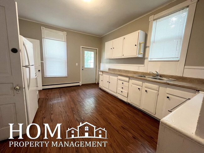 Photo - 229 Center St Unit 1